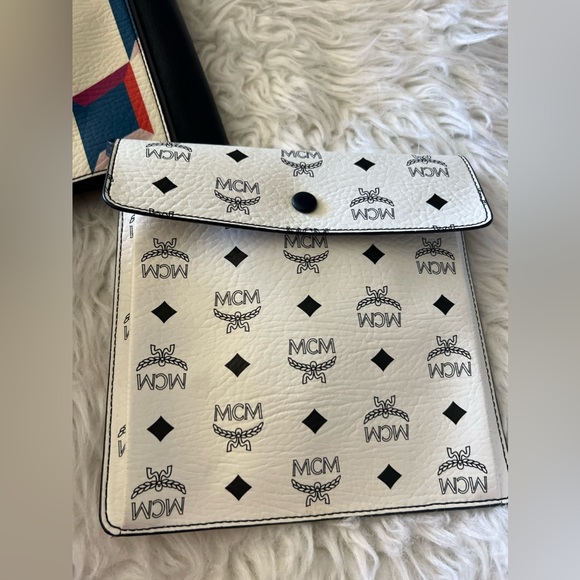 NWOT 2 in 1 LIMITED EDITION SAC BOOKTOTE - Picture 5 of 16